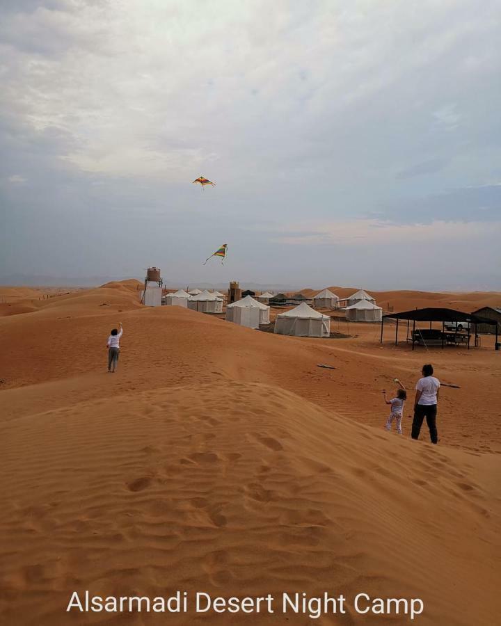 Alsarmadi Desert Camp Hotel Shahiq Luaran gambar