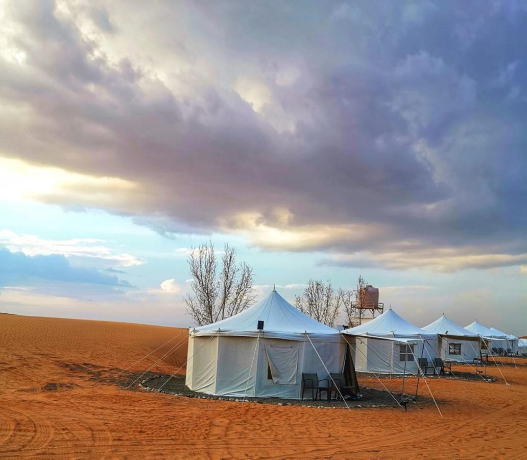 Alsarmadi Desert Camp Hotel Shahiq Luaran gambar